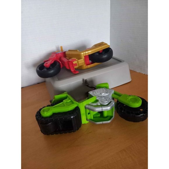 Marvel Super Hero Adventures Motorcycle set of 2 Hulk Iron Man Hasbro no figures - Picture 4 of 10